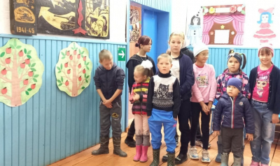 Фольклорная игровая программа &quot;Катись, катись, яблочко&quot;.