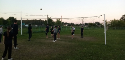 Игра в волейбол