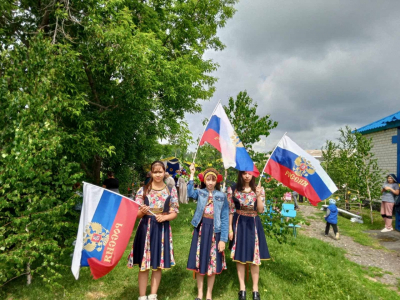 &quot;Мы едины под флагом родной страны&quot;