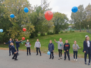 &quot;Вот и лето пролетело, нам за парты сесть пора&quot;